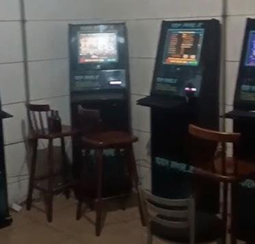 Cinco máquinas de jogos de azar são encontradas em bar em Porto Feliz