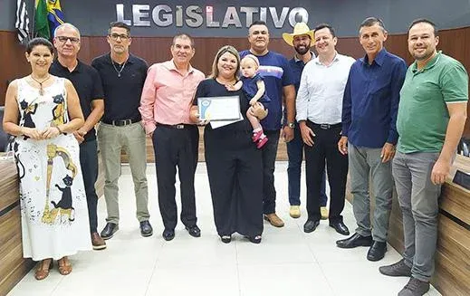Bebê Maria Eduarda Perotti recebe Moção de Aplausos da Câmara