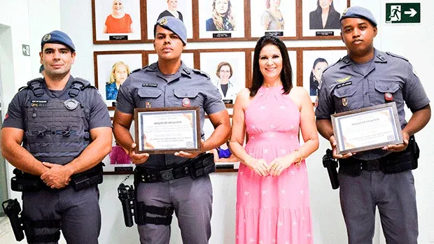 MOÇÃO DE APLAUSOS