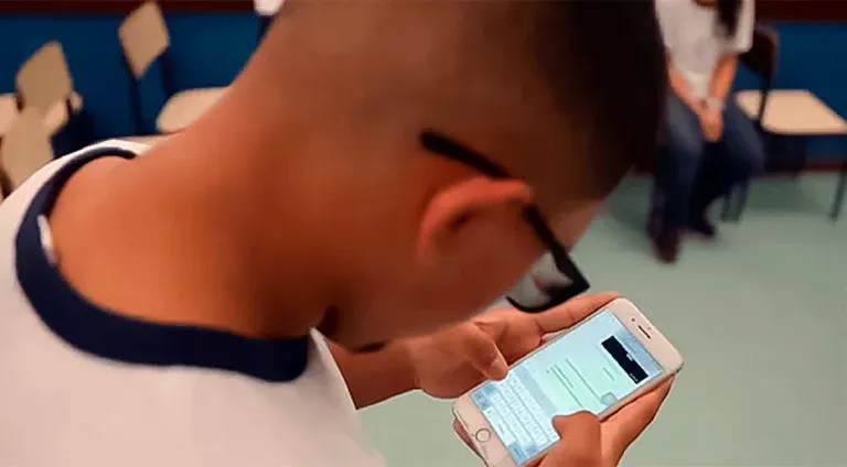 Governo de São Paulo define regras e orientações sobre o usode celulares nas escolares públicas e privadas