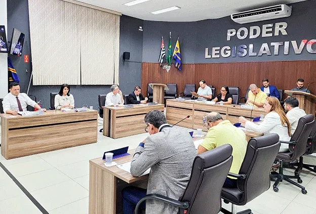 Câmara aprova reajuste salarial e criação do Auxílio-Saúde em sessão extraordinária