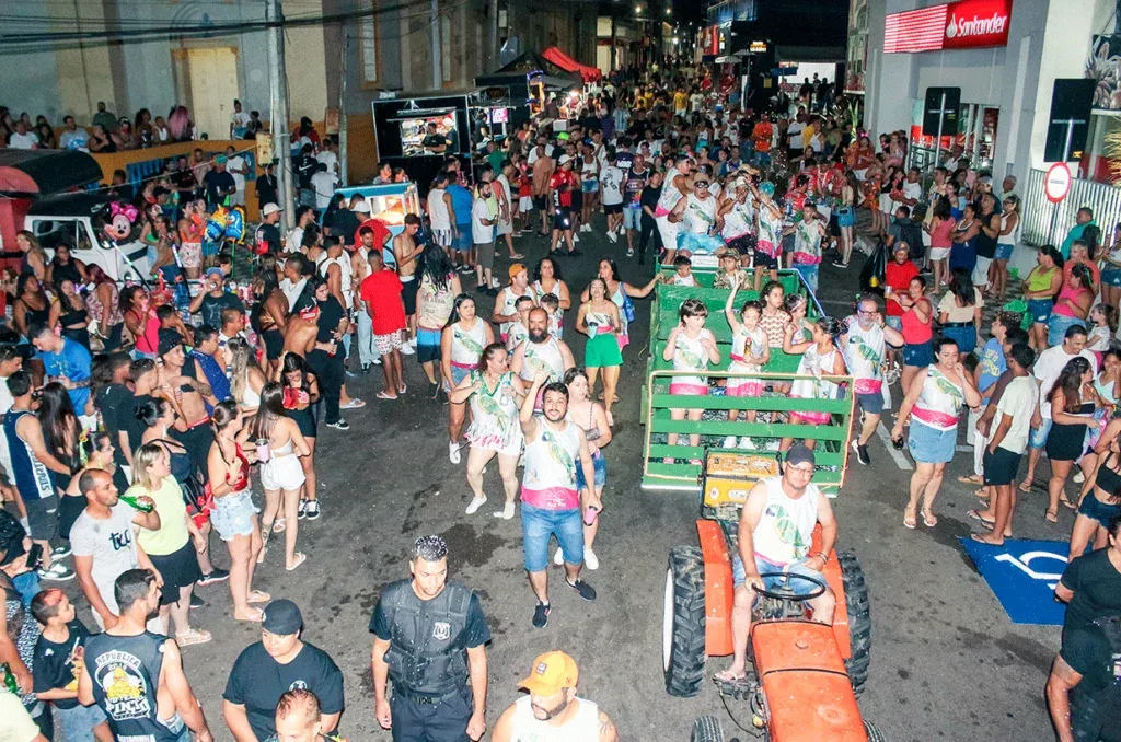 Bloco do Tratorzinho anima a abertura do Carnaval de Rua em Porto Feliz