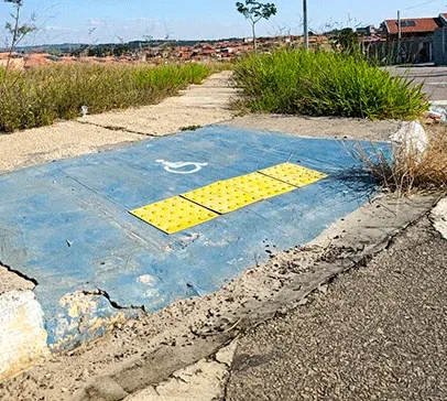 Porto Feliz: 61% das calçadas têm obstáculos e apenas 15% das ruas possuem rampas para cadeirantes, revela Censo