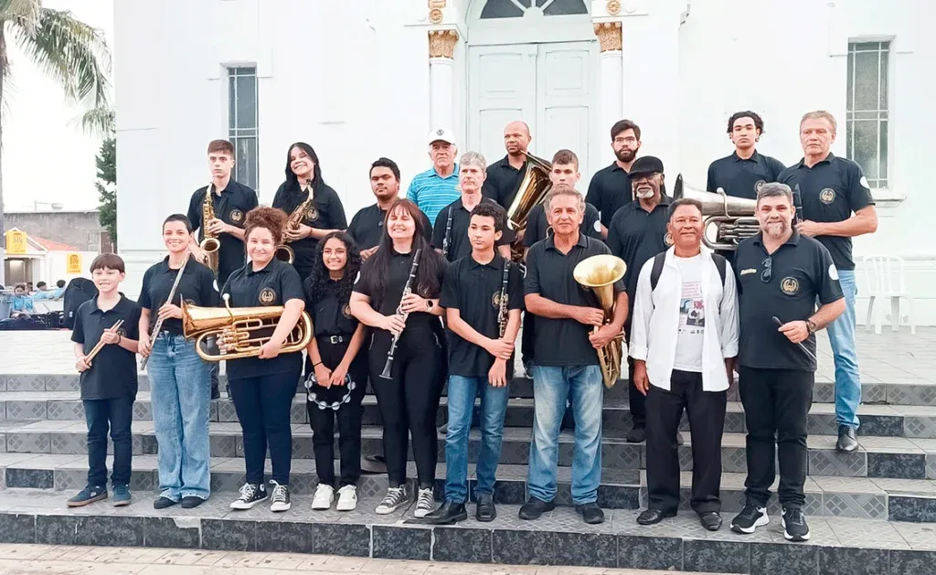 Banda Bandeirantes brilha no 1º Encontro de Bandas Musicais