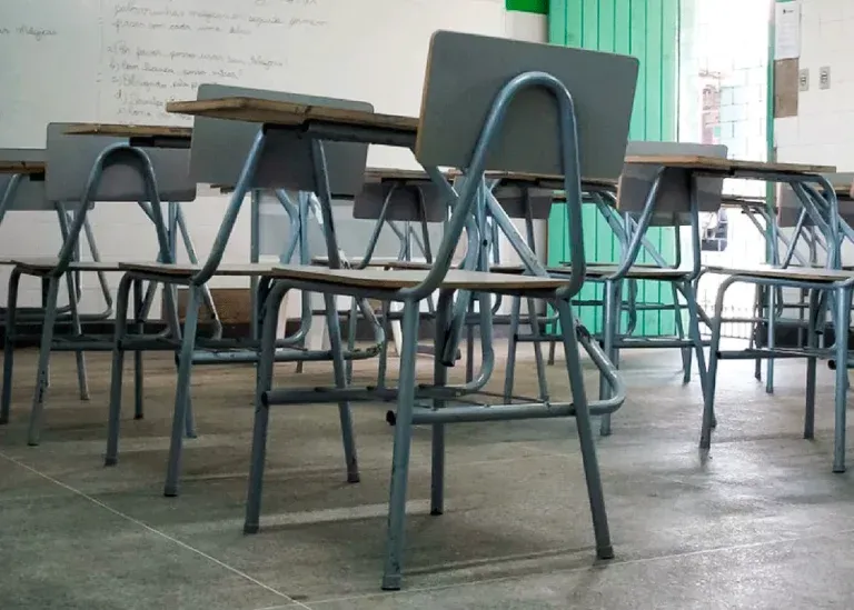 Prefeitura garante instalação de ar-condicionado em escolas estaduais