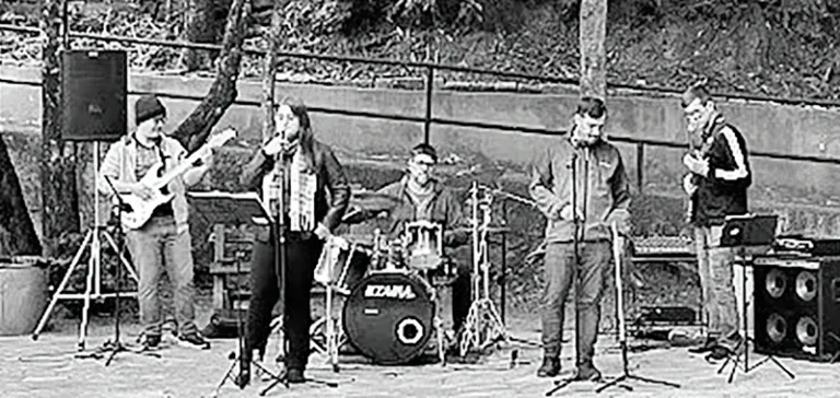 A Banda Parênteses: três gerações de música e família