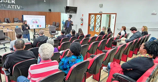 Câmara de Porto Feliz recebe palestra sobre serviços prestados pelo CREAS e CRAS