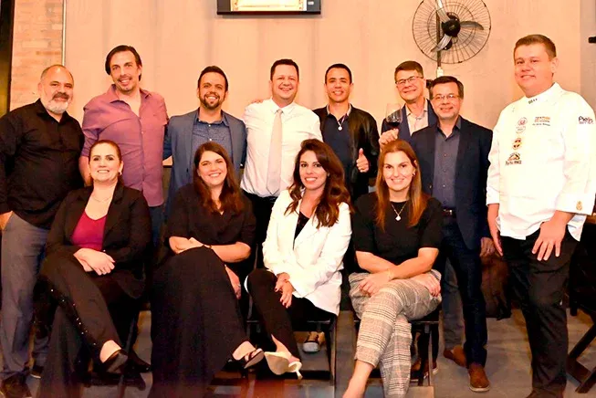 Empresários compartilham experiências em encontro