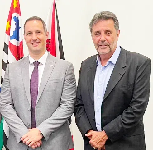 Secretário de Segurança Pública Nico e deputado federal Derrite participam da entrega de viaturas em Porto Feliz