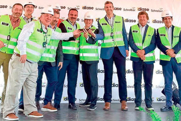 Porto Feliz Celebra Chegada da Schreiber Foods com Cerimônia de Lançamento da Pedra Fundamental