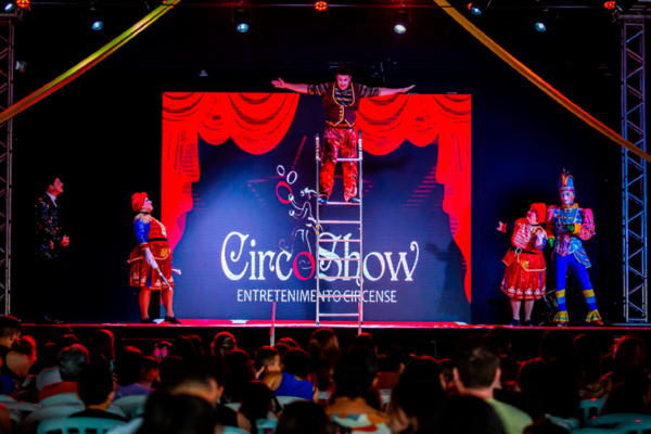 Circo Show leva magia e inclusão ao Dia das Crianças em Porto Feliz com espetáculo gratuito no Avenida Shopping